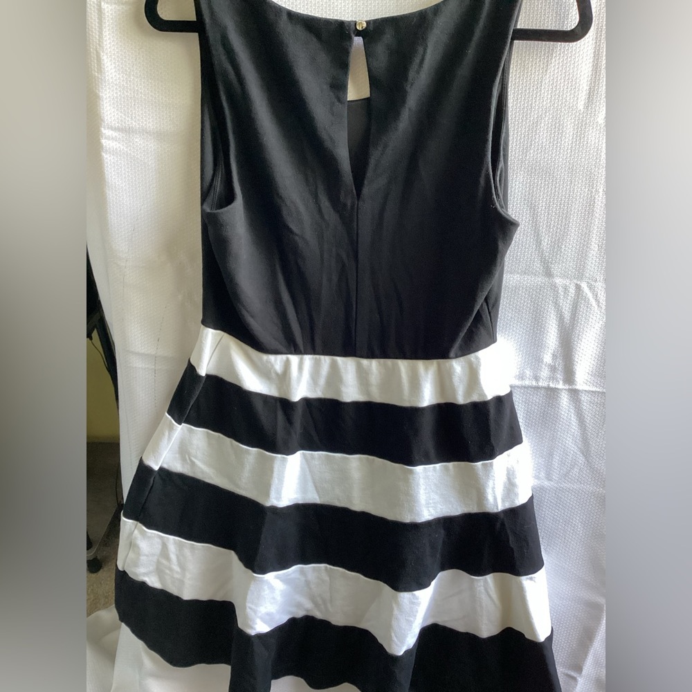 Express dress, size medium. - Picture 3 of 4